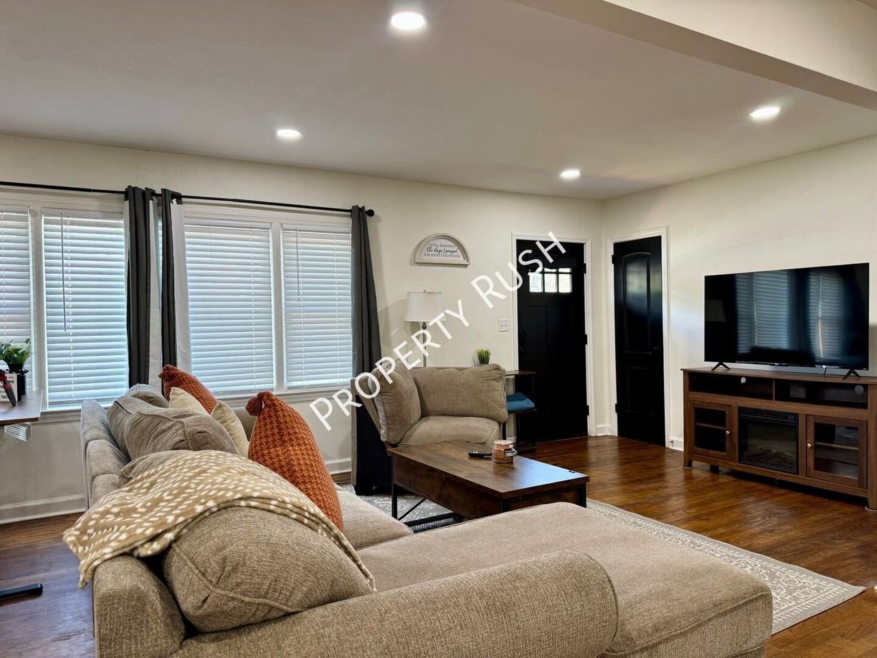 854 Lupton Dr - Photo 4 of 39