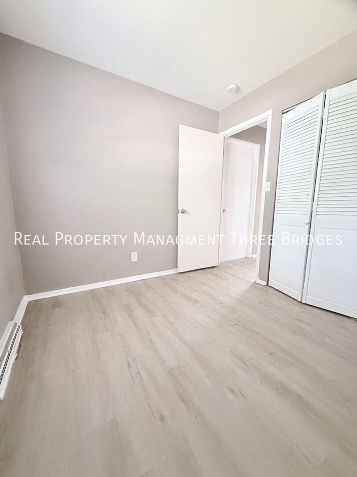 1222 Baron Ave - Photo 4 of 18