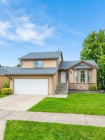 featured image of 1605 E Calkins Ave