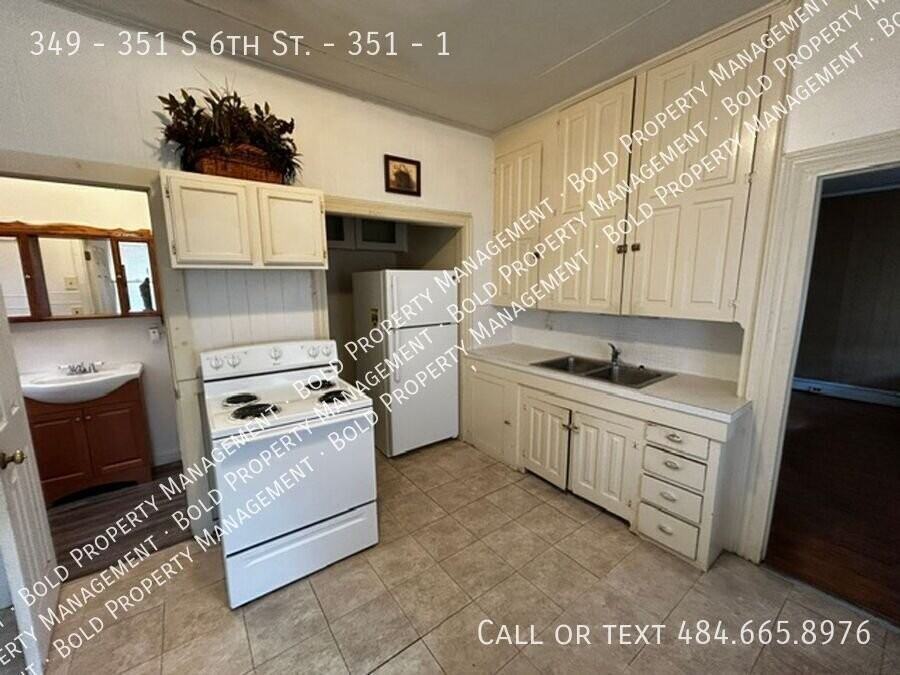 351 S 6th St #1 - Photo 4 of 7