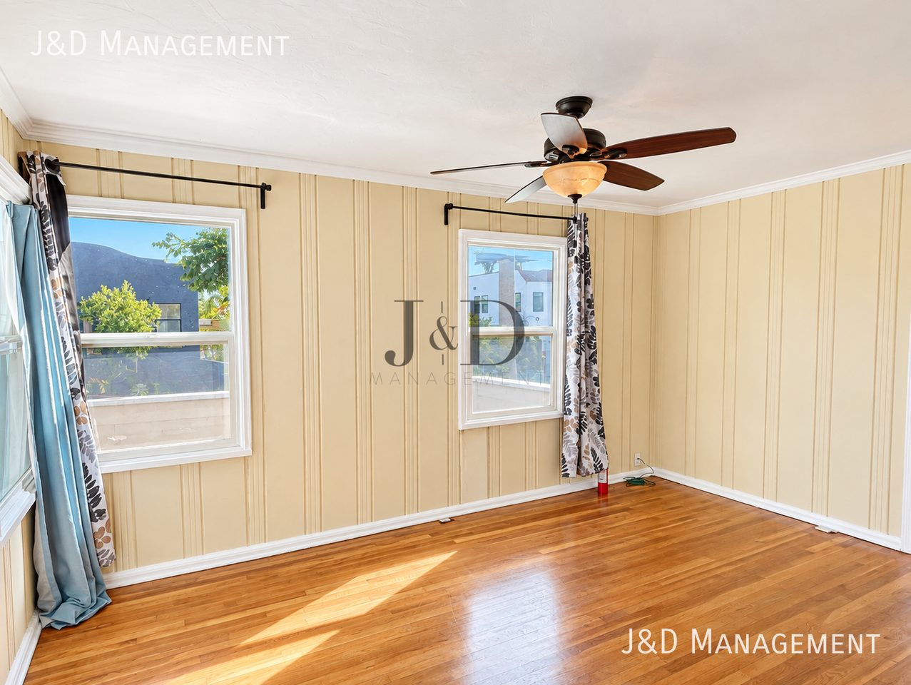 2626 University Ave - Photo 4 of 12