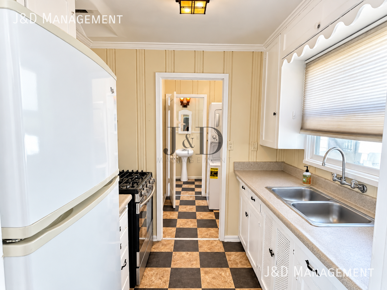 2626 University Ave - Photo 6 of 12