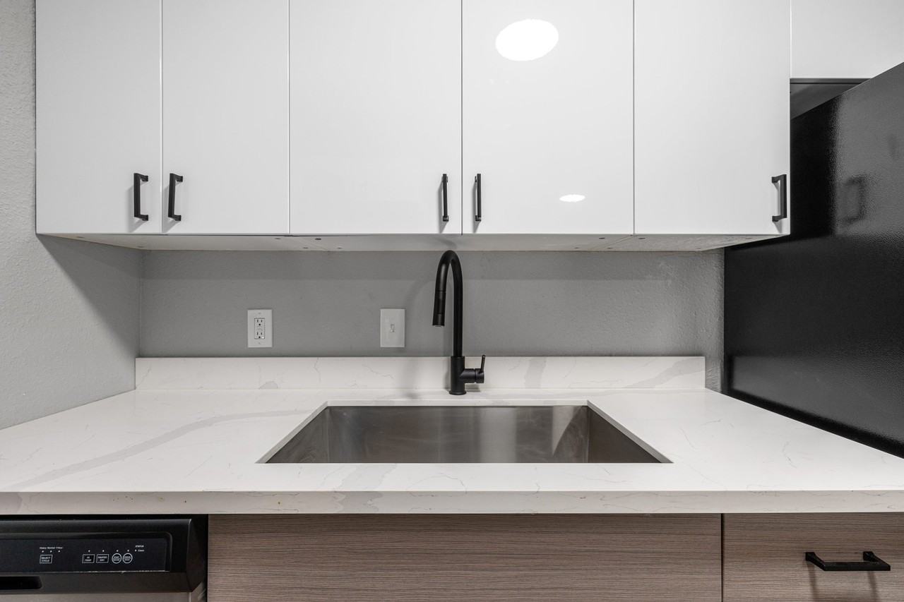 50 Devon Ct #B6 - Photo 4 of 10