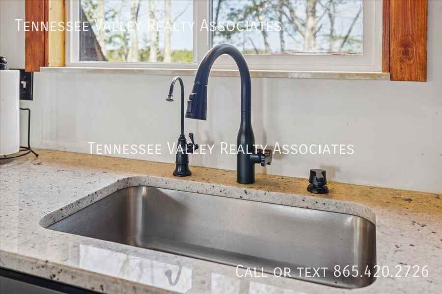 2050 Chapel Rd - Photo 6 of 30