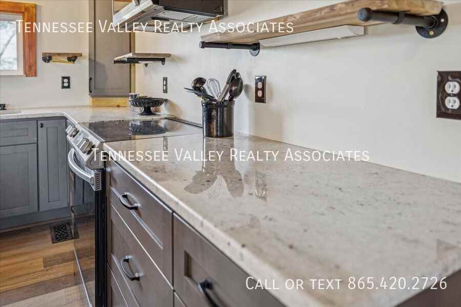 2050 Chapel Rd - Photo 7 of 30