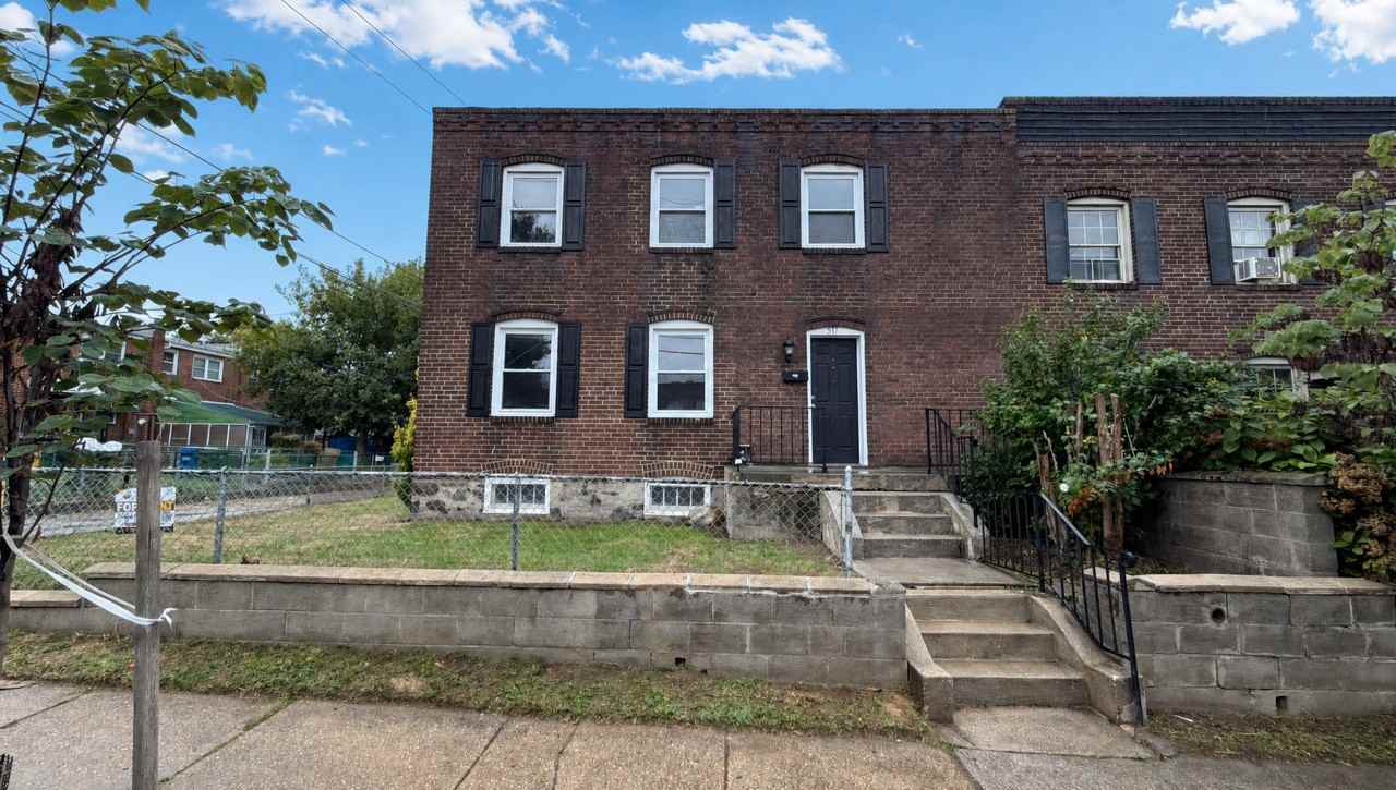 517 Arsan Ave #TH - Photo 2 of 44