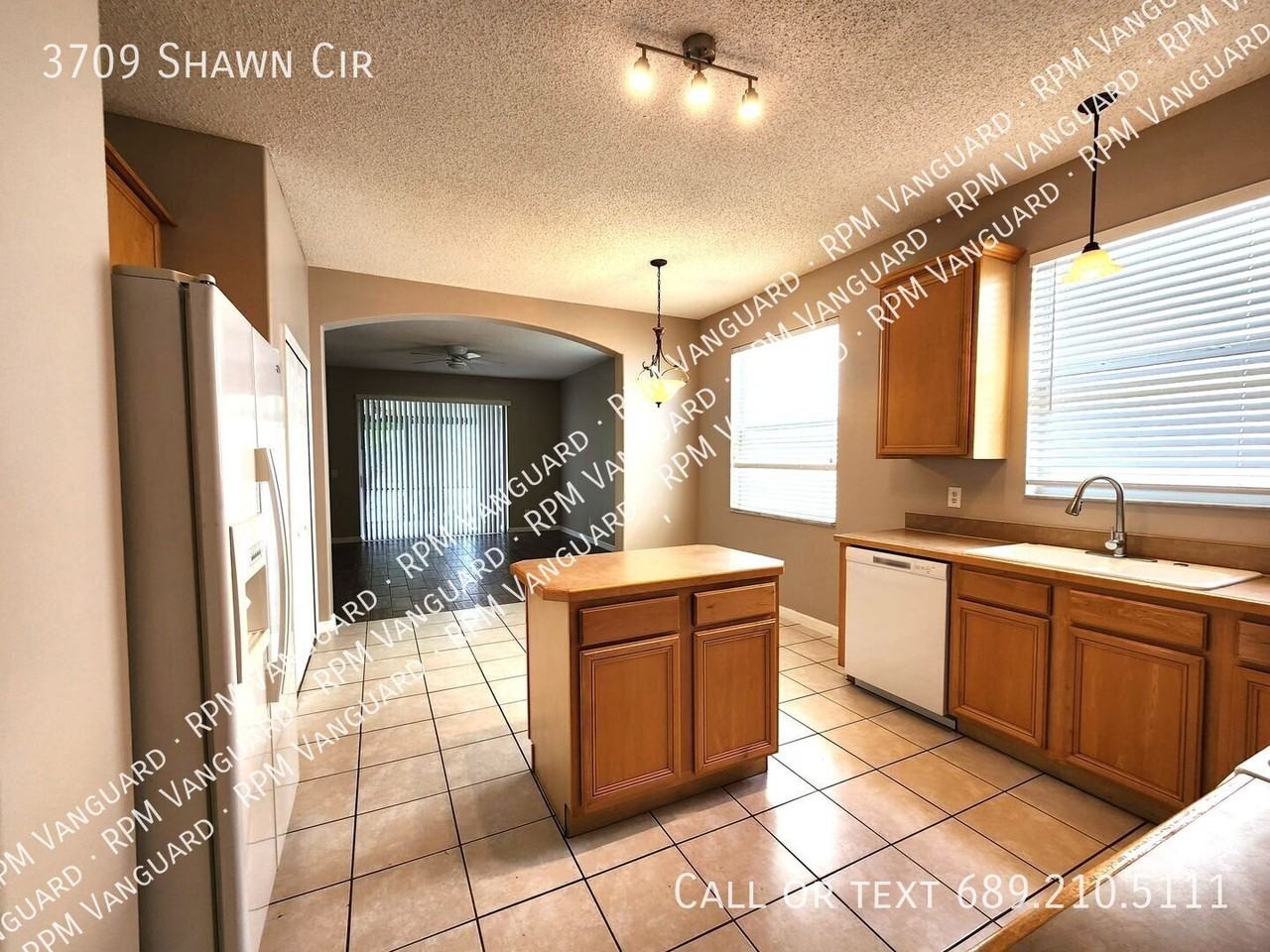 3709 Shawn Cir - Photo 3 of 17