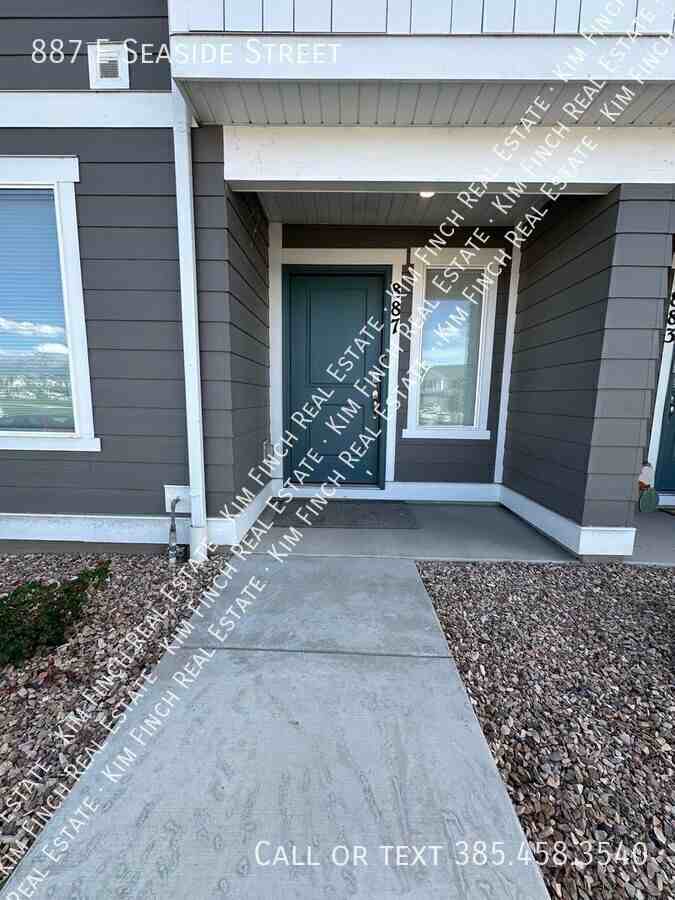 887 E Seaside St - Photo 2 of 22