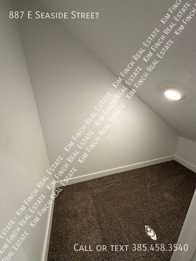 887 E Seaside St - Photo 7 of 22