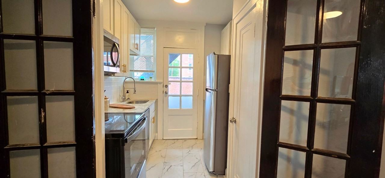 4933 Chippewa St #1E - Photo 5 of 38