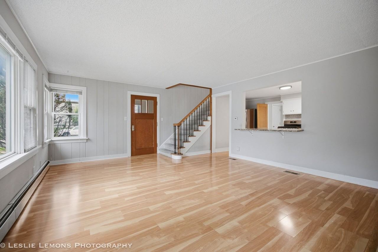 560 S Webster St - Photo 2 of 25