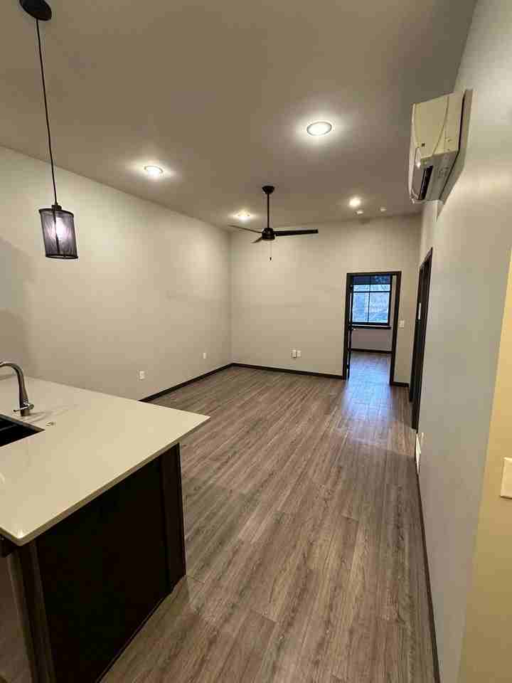 409 W Norfolk Ave #200 - Photo 3 of 6