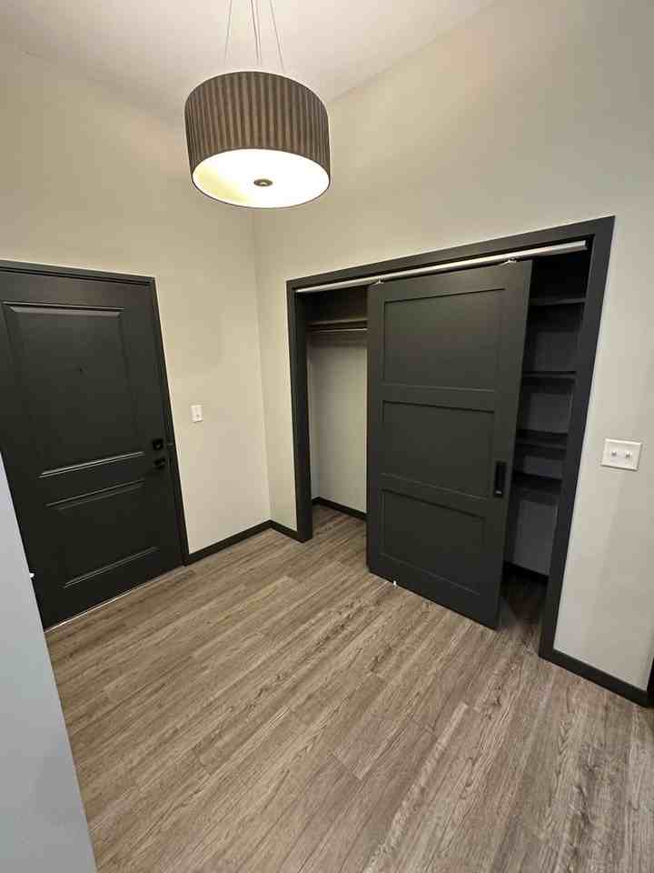 409 W Norfolk Ave #200 - Photo 4 of 6