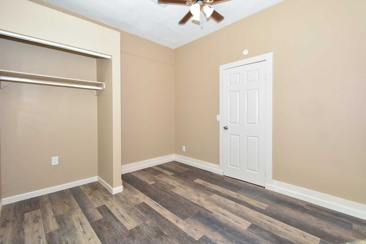 585 S 2nd Ave - Photo 4 of 19