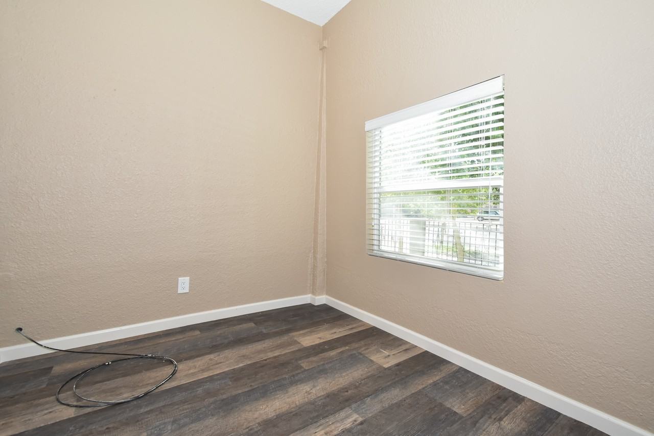 585 S 2nd Ave - Photo 7 of 19