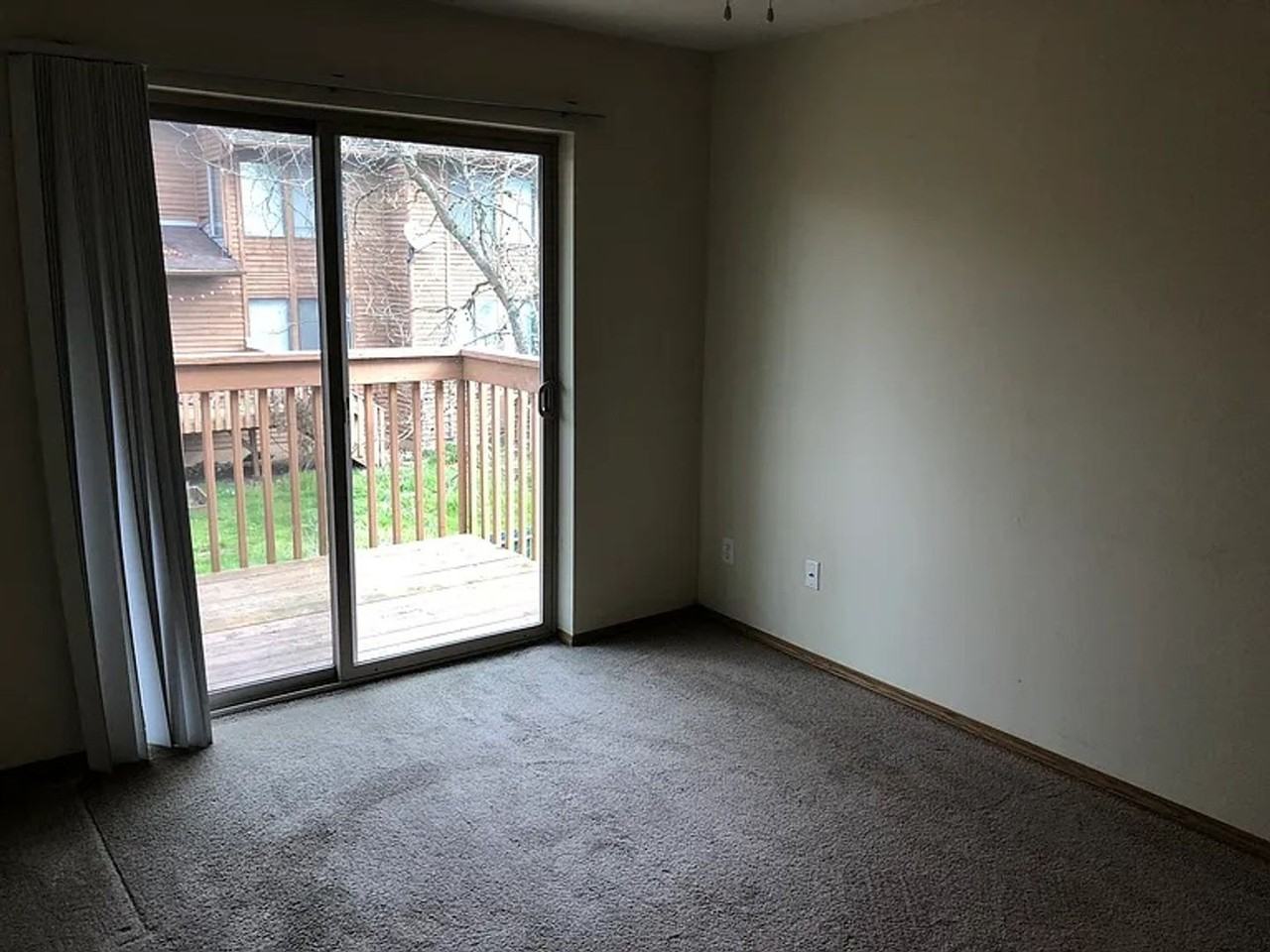 621 Ne Kane Dr #103 - Photo 6 of 26