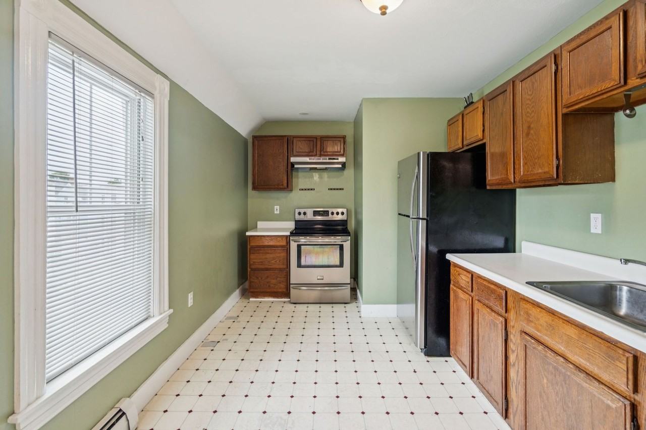 463 Lake Ave #2 - Photo 4 of 20