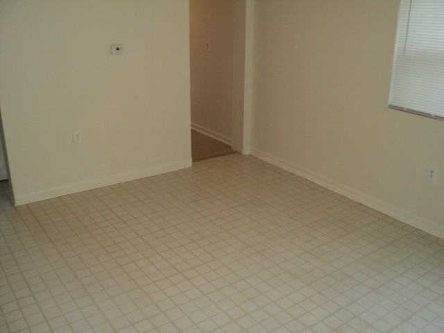 4601 Blaine St Ne #1 - Photo 4 of 8