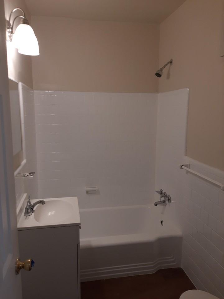 1027 16th St Ne #1 - Photo 6 of 11