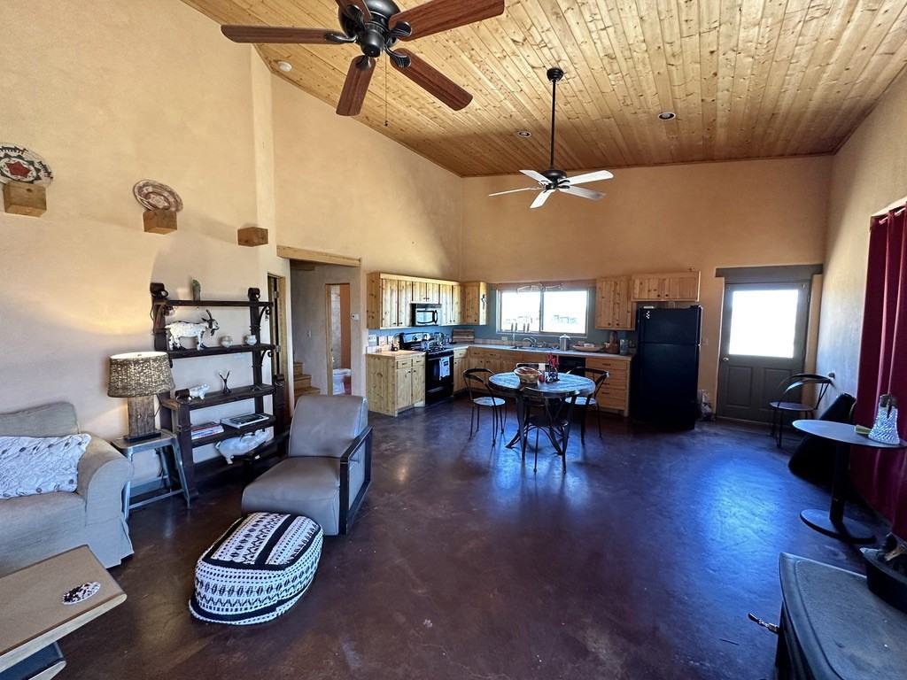 221 Tune Dr - Photo 6 of 22
