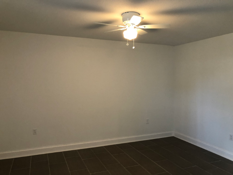 209 Green Acres Rd #4 - Photo 4 of 9