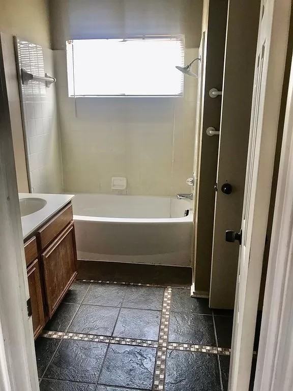2702 Starling Dr - Photo 5 of 11