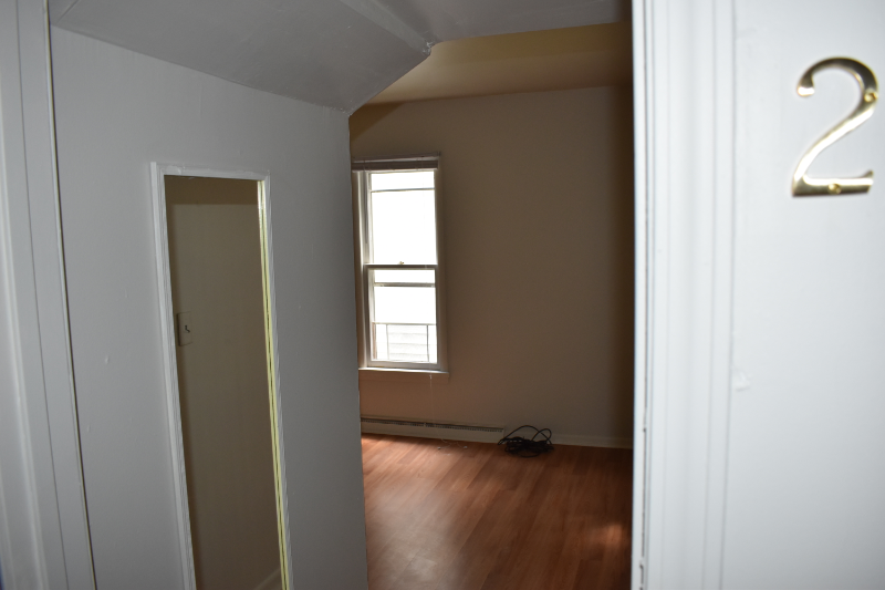 608 S Franklin St #B - Photo 7 of 18