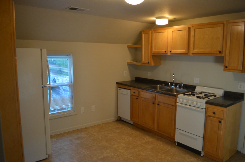 625 S Oak St #B - Photo 5 of 22