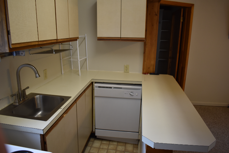 502 S Pine St #C - Photo 6 of 9