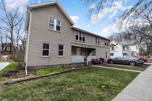 featured image of 624 S Lansing St #1