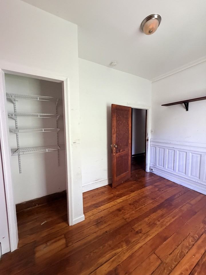 2141 N Uber St - Photo 3 of 11