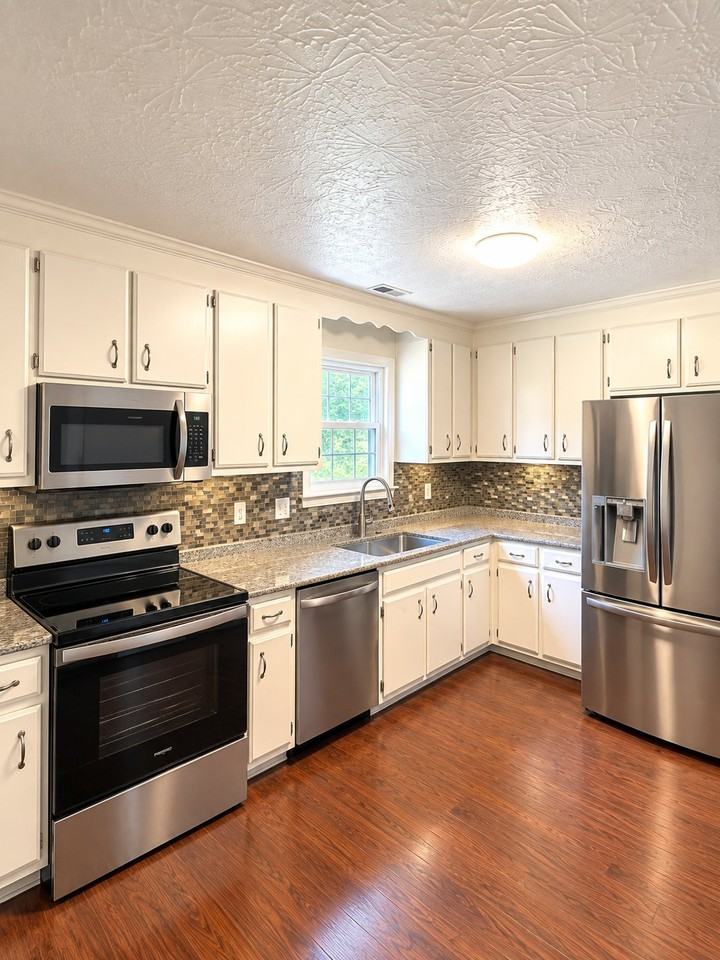 701 Halyard Dr - Photo 2 of 4