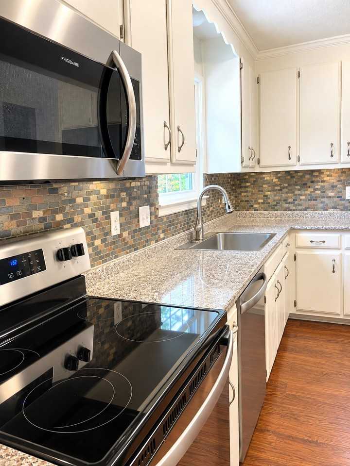 701 Halyard Dr - Photo 3 of 4