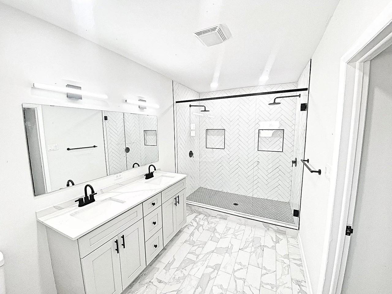 317 Live Oak Ln - Photo 6 of 9