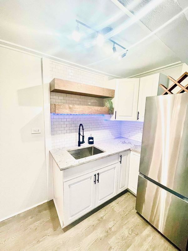 1051 7th Ave N #B - Photo 7 of 23