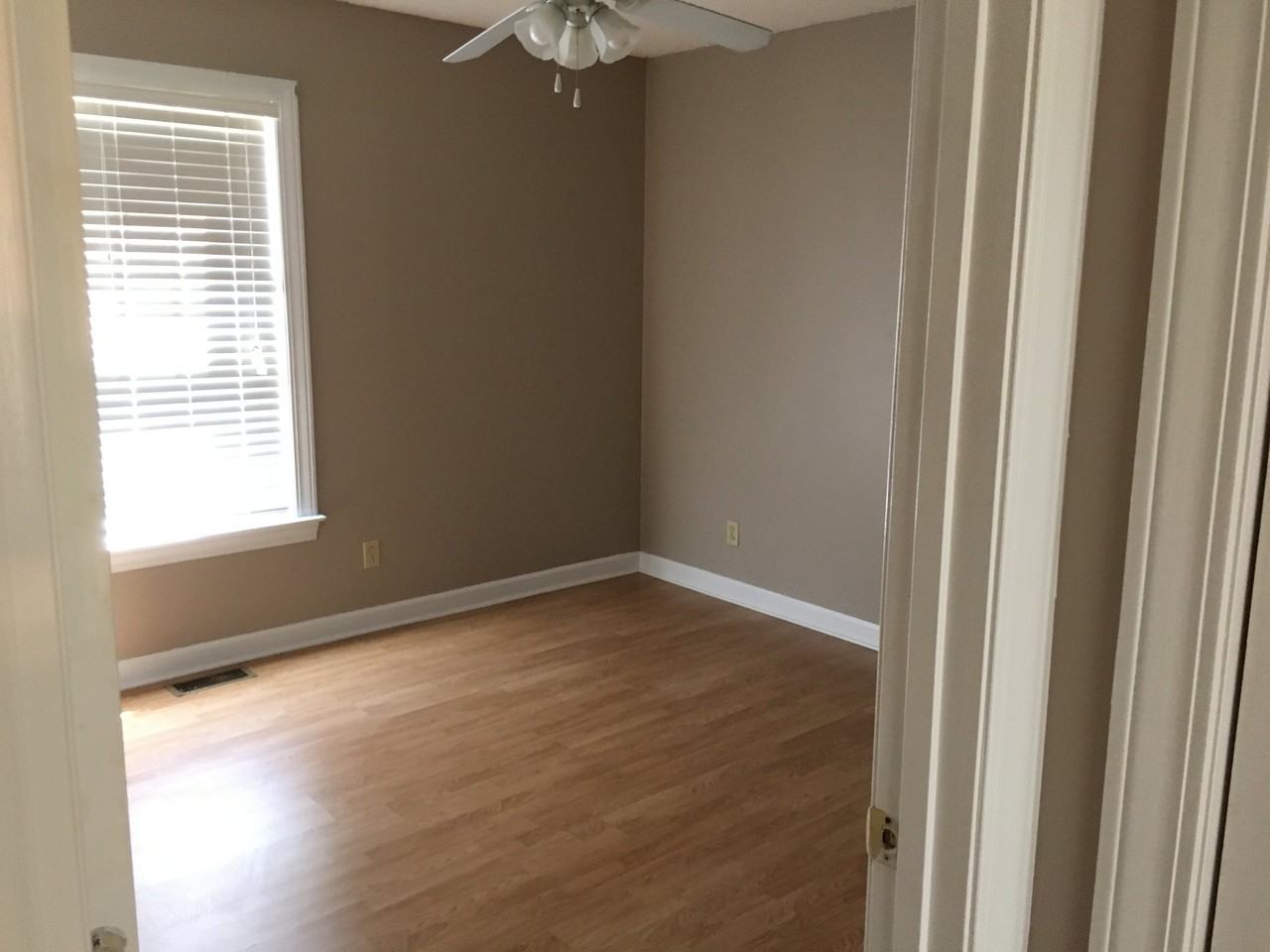 948 Sheffield Dr - Photo 3 of 17