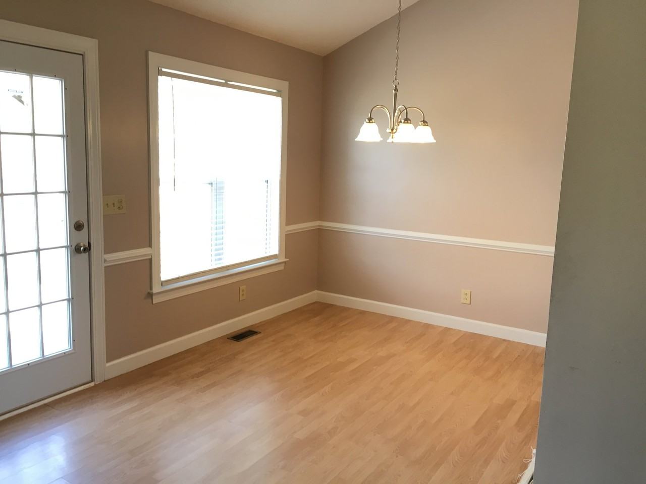 948 Sheffield Dr - Photo 6 of 17