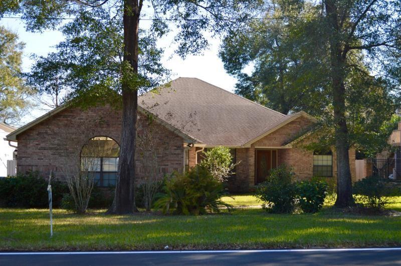 1501 Cedar Bay Rd - Photo 2 of 35