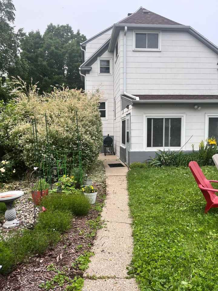 3813 E Barnard Ave Lowr - Photo 4 of 24