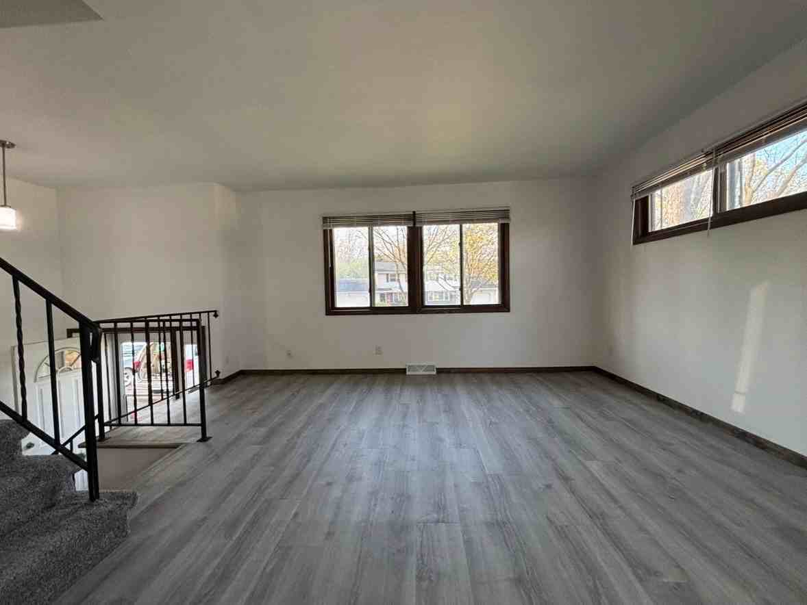 3710 Sunbrook Rd - Photo 3 of 12