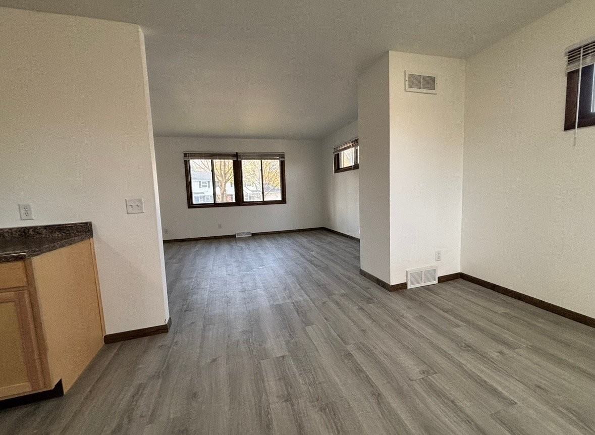 3710 Sunbrook Rd - Photo 4 of 12