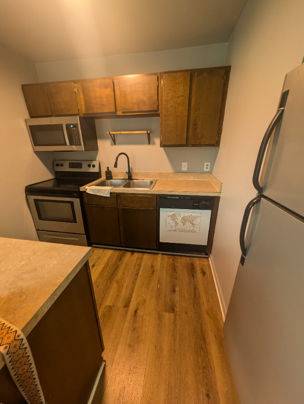 821 E Wayne Ave #24 - Photo 3 of 8