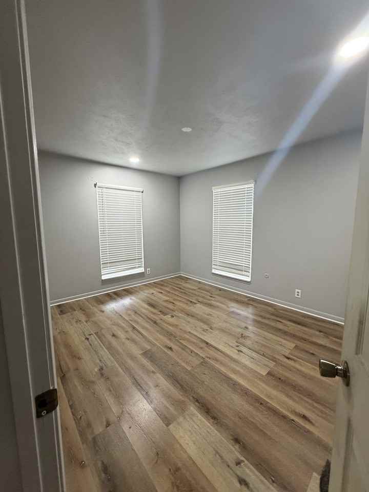 821 E Wayne Ave #24 - Photo 7 of 8