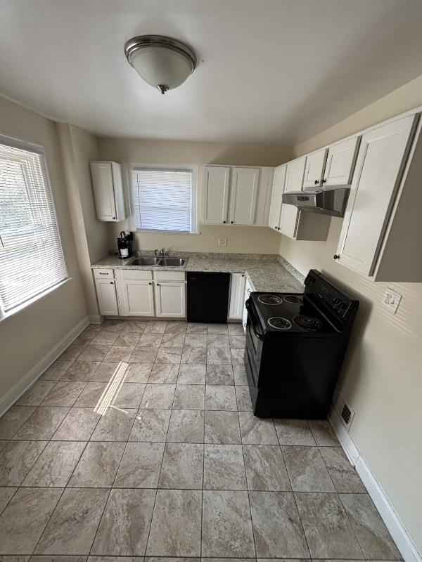 2408 Moerlein Ave - Photo 6 of 11