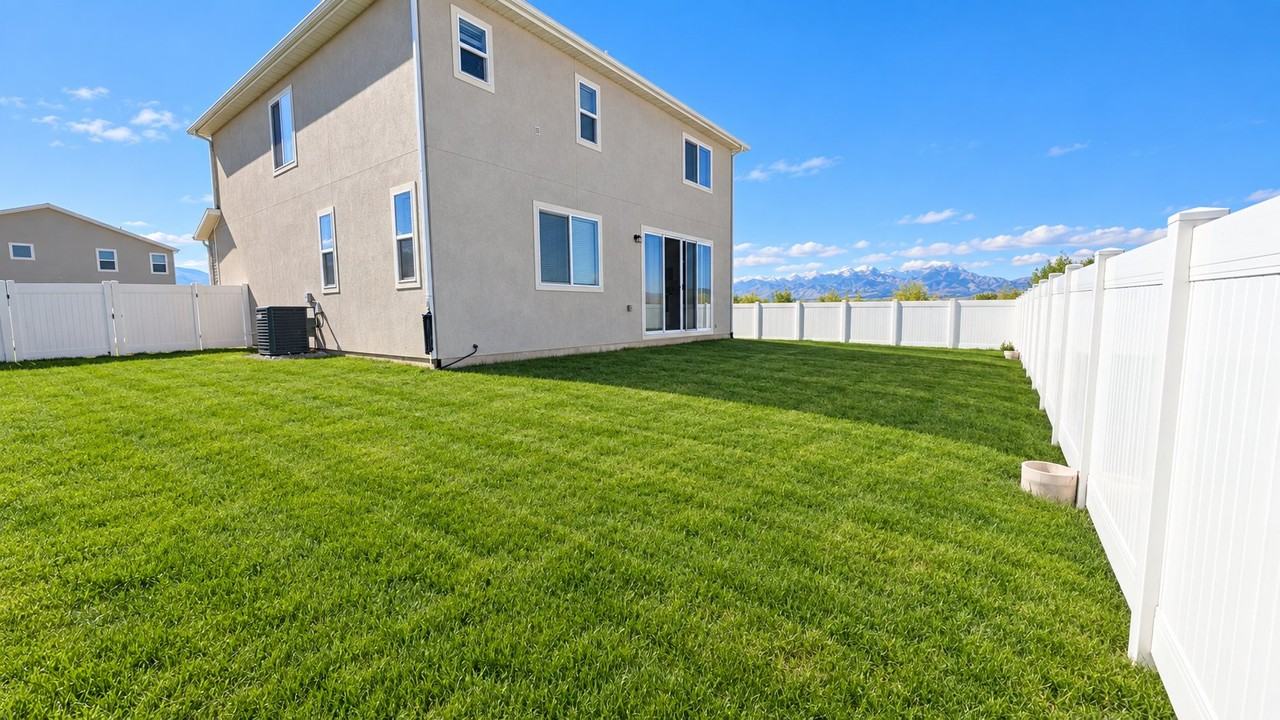 570 W Lefty Ln - Photo 3 of 20