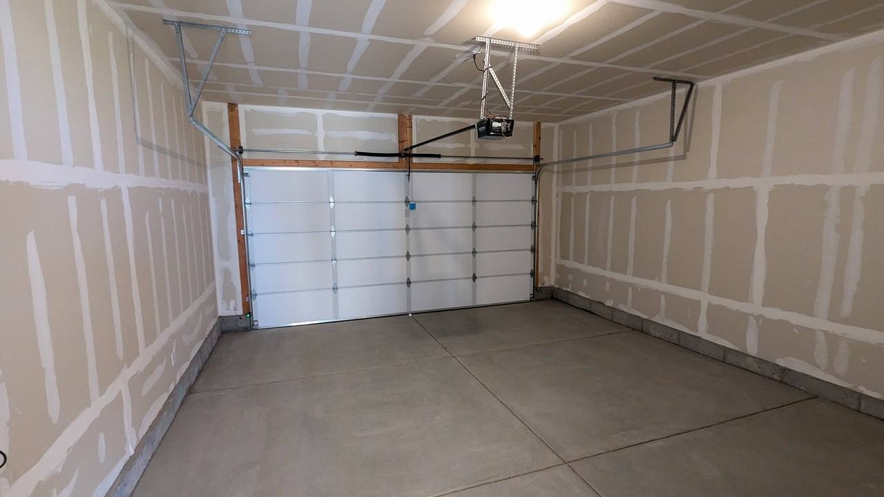 570 W Lefty Ln - Photo 7 of 20