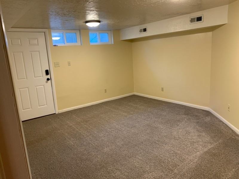 247 Se - Photo 4 of 6