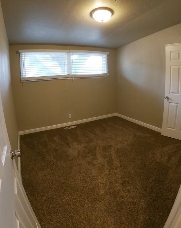 1738 E Cloverdale Rd - Photo 4 of 11