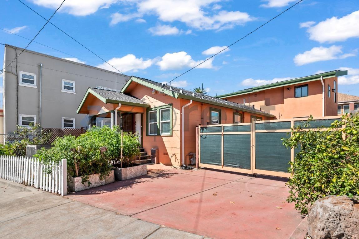 1048 Stanford Ave #A - Photo 2 of 25