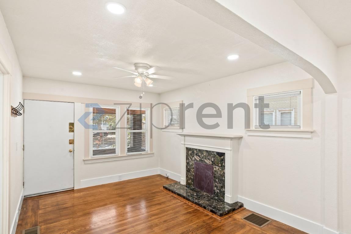 1048 Stanford Ave #A - Photo 5 of 25